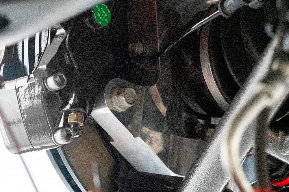 C7 17" Conversion Kit By Carlyle Racing| Solid Rotors, Black Calipers - Image 4