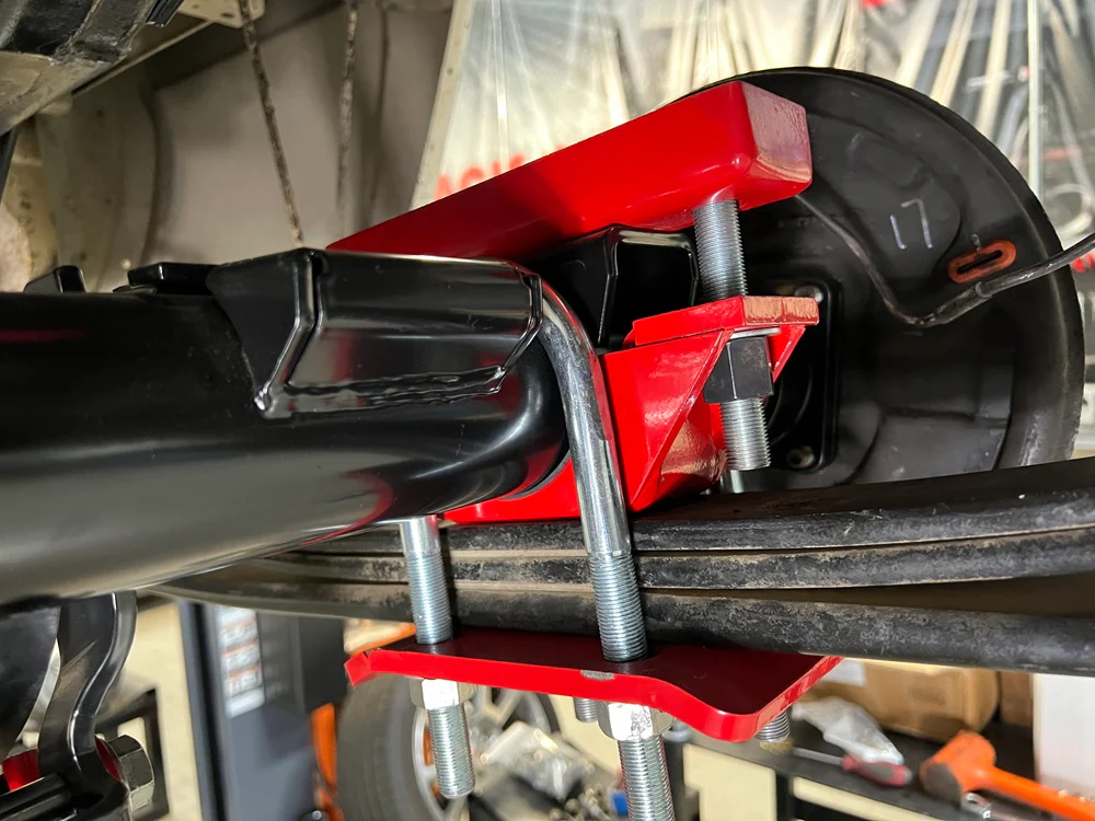 Silverado & Sierra 6" Drop Rear Flip Kit | 1999-2006 (Black) - Image 2